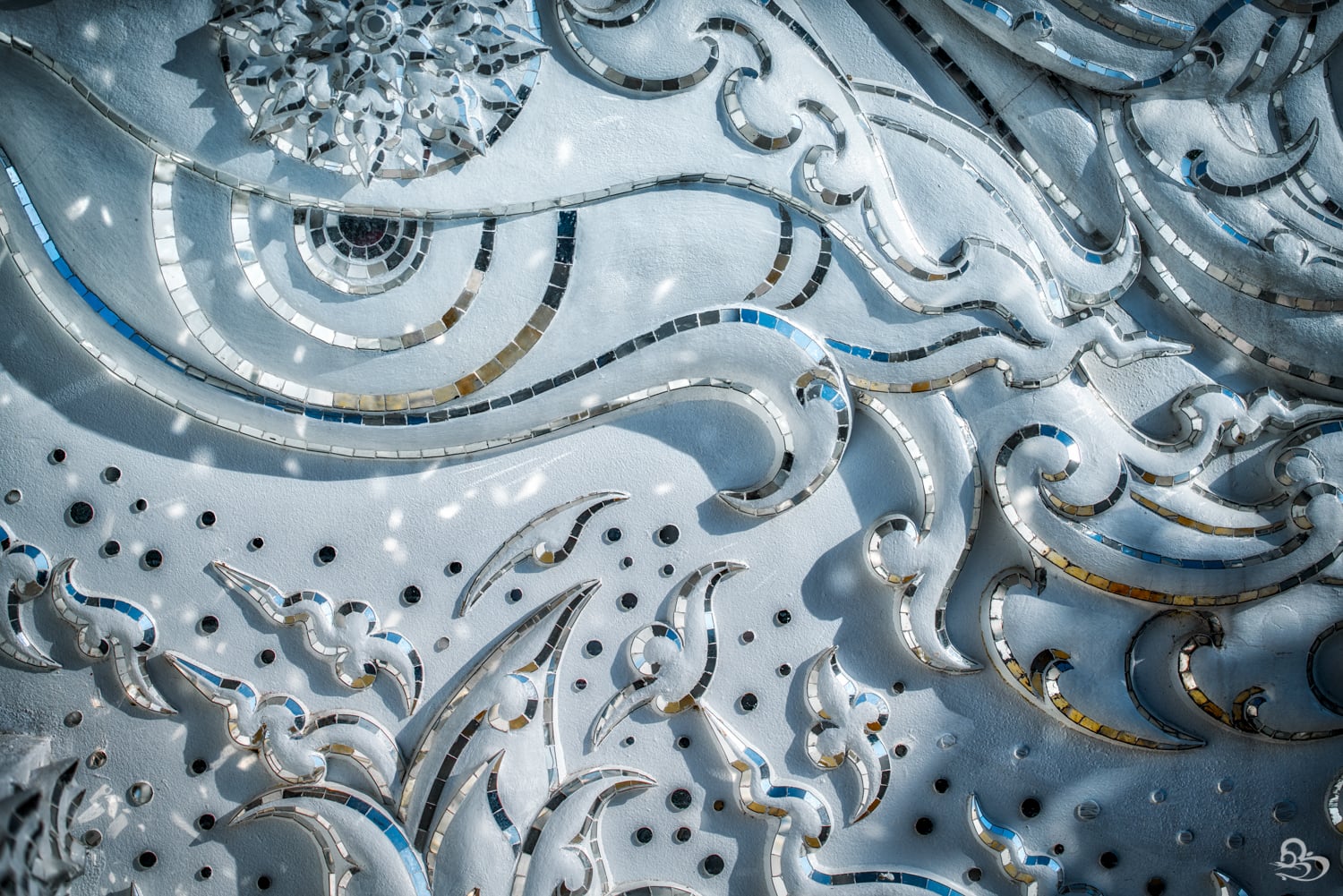 White Temple grounds