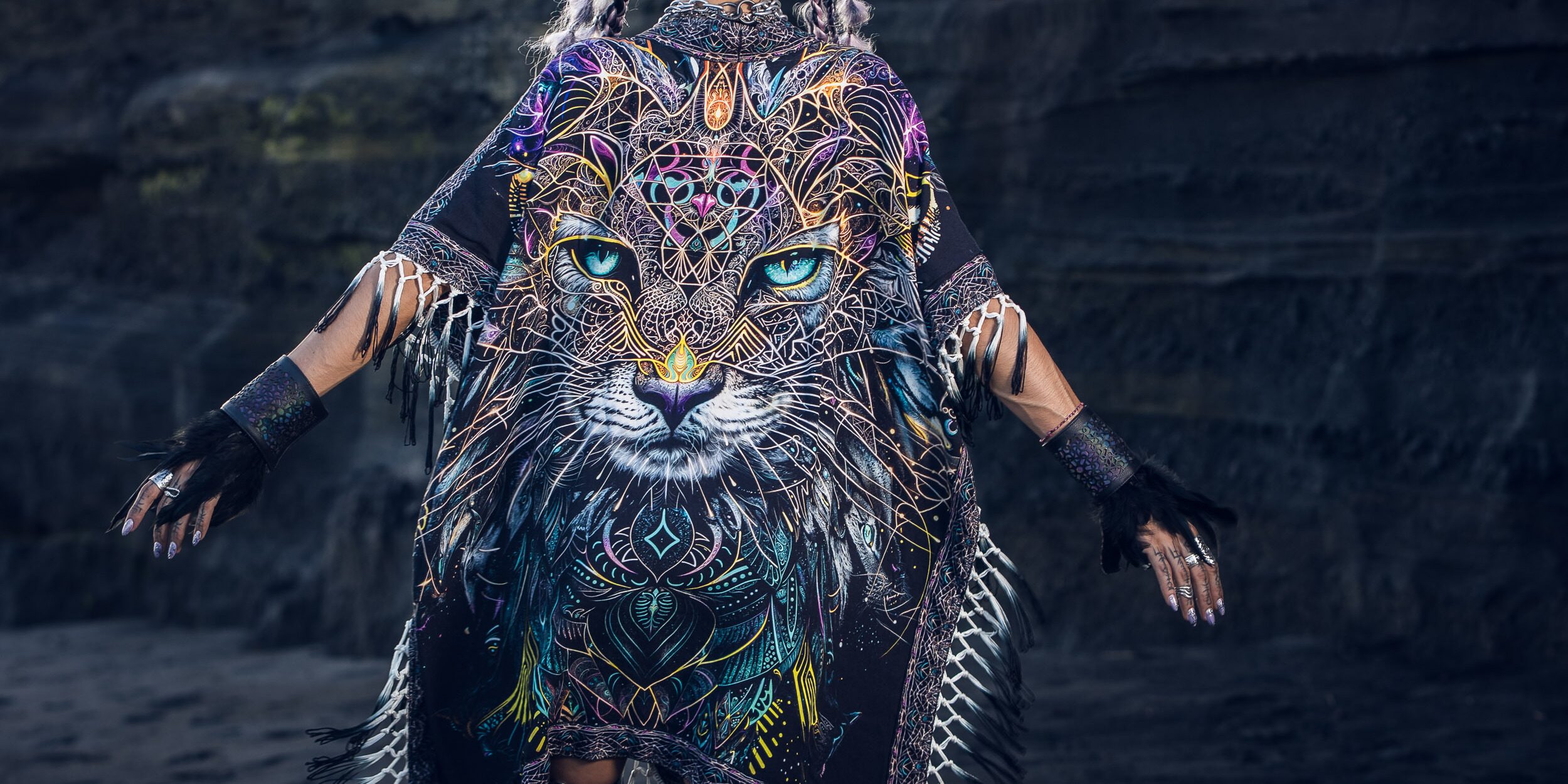 YoshiZen cat-print poncho