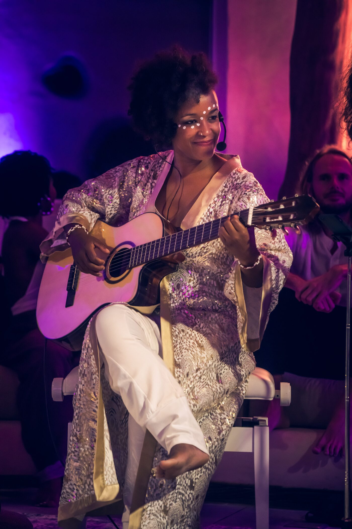 ARTISTS & PERFORMERS 1